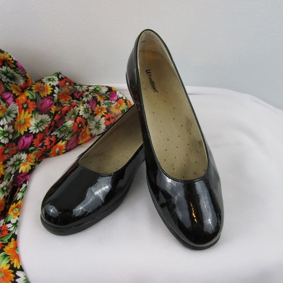 Vintage Black Patent Leather 1" Wedge Heels - Picture 1 of 8
